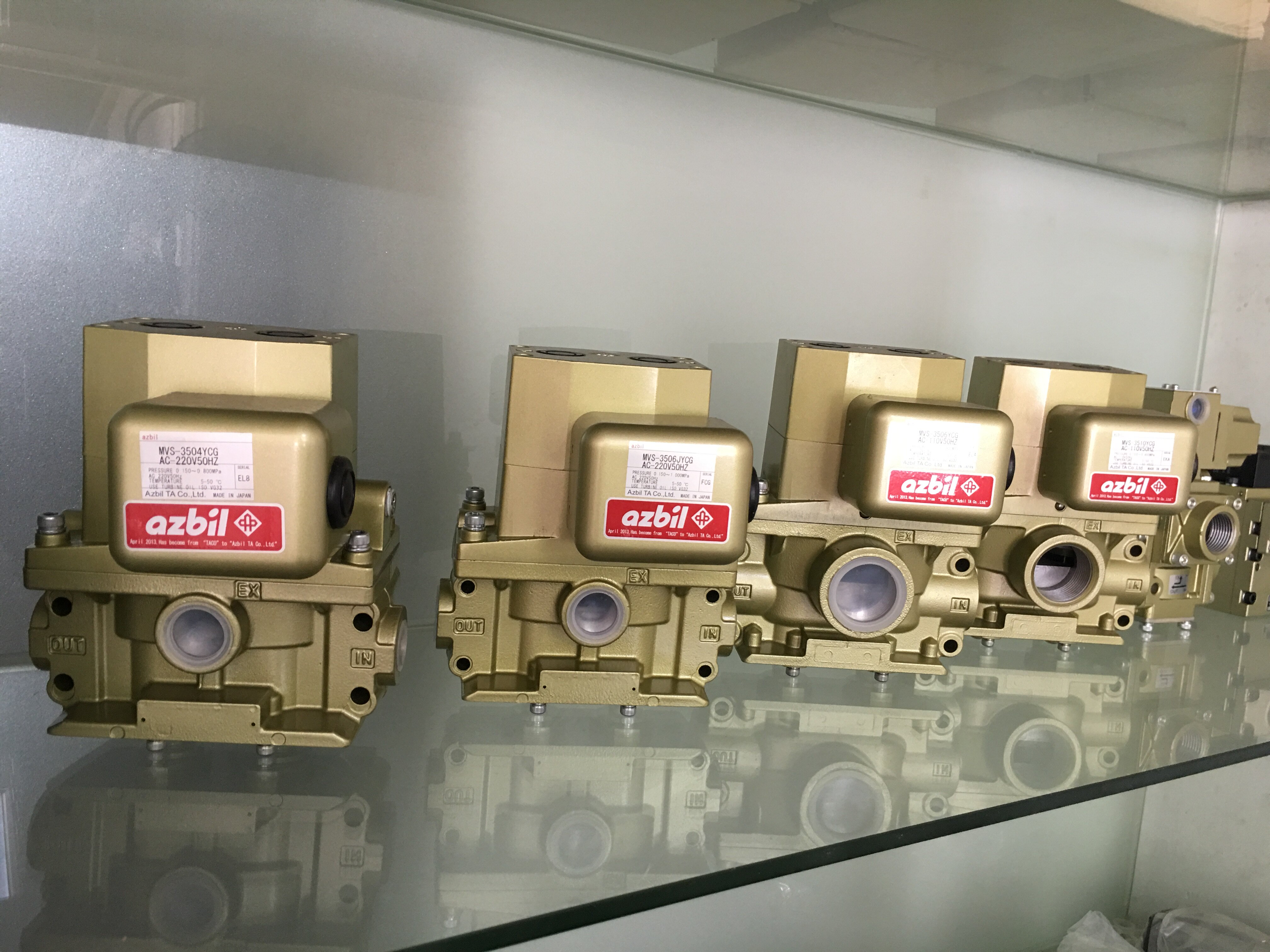 Japan original Azbil TACOO duplex solenoid valve MVS-3504YCG -3506JYCG pneumatic safety valve