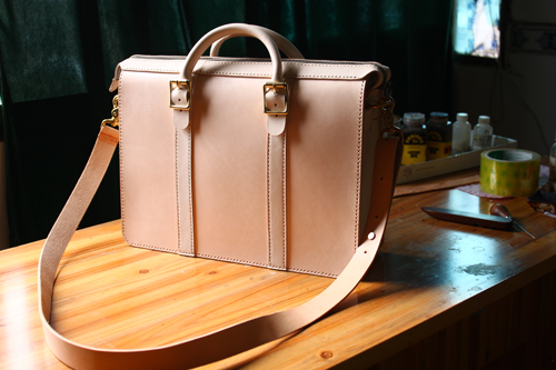 Handmade leather leather head skin raw color vegetable leather leather leather leather leather leather cross - shoulder handbag