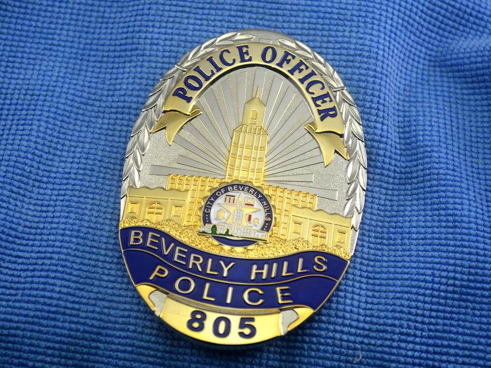 Collection Pine America Beverly Villa Villa BeverlyHills Officer Bronze Badge 