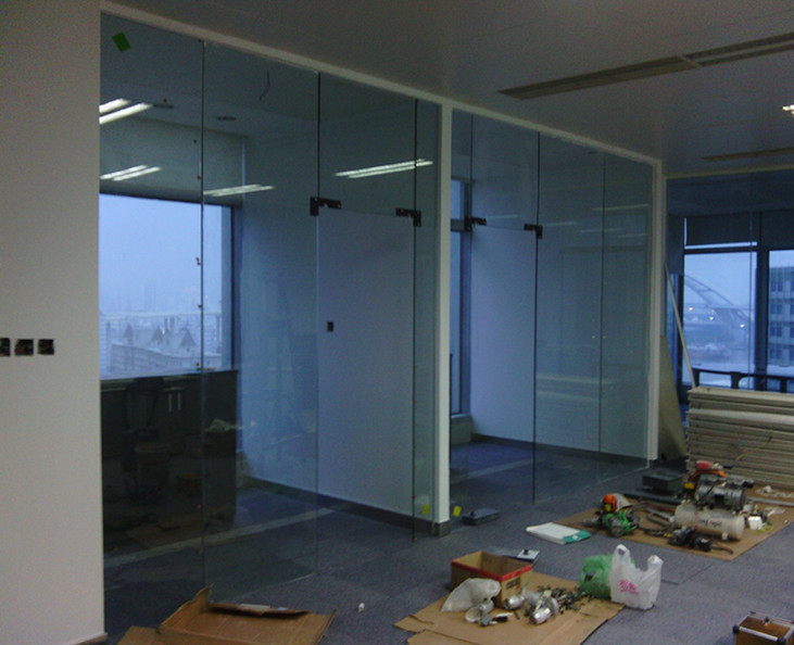 Office tempered glass partition wall partition interruption transparent tempered glass partition customization installation