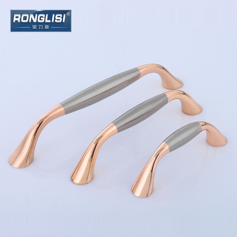 ����˹�ִ�����D818