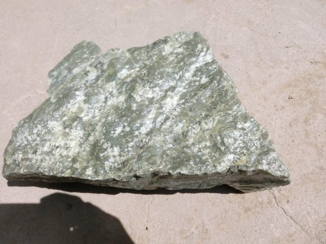 150917 Jade raw material bare stone natural raw stone Qinghai Kunlun Yushan material ornament material 13 35 kg