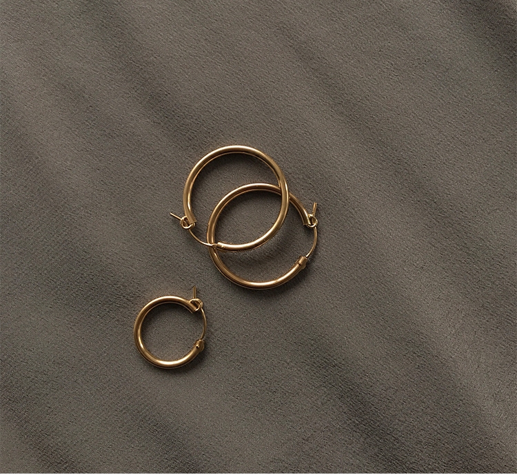 TWOR US imports 14k injection bag gold must be input into the base earrings with ins temperament