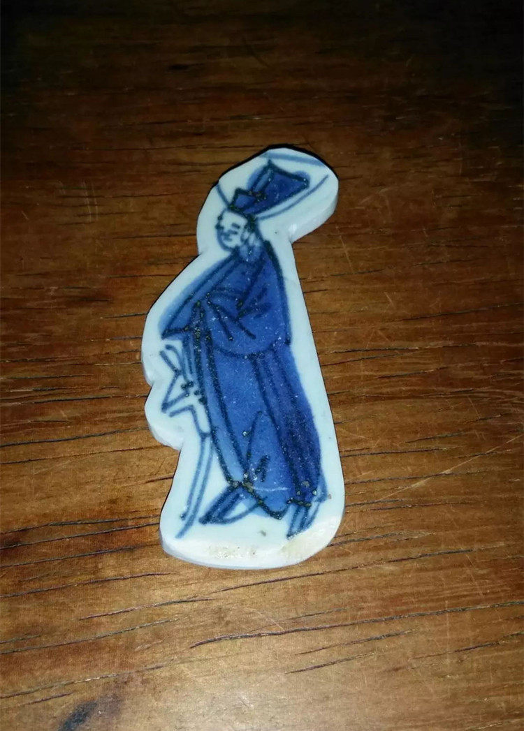 Antique Bag Old Fidelity to become a year with a green flower figure patterned ancient porcelain sheet pendant old porcelain piece pendant