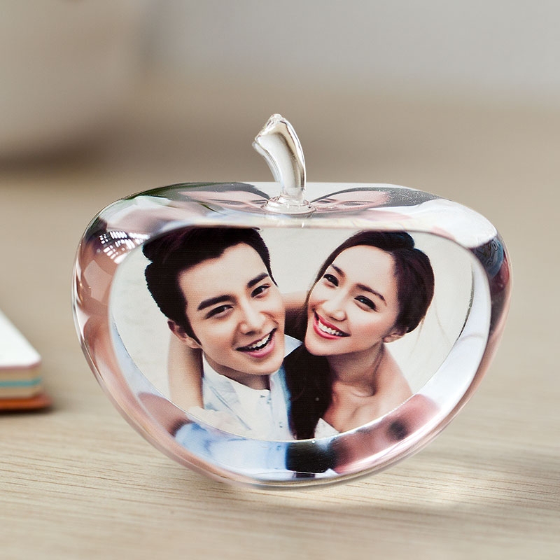 DIY Creative Engraved Crystal Apple Ornament, a Special Romantic Valentine's Day Gift for Your Girlfriend, Wife, Classmate, or Best Friend