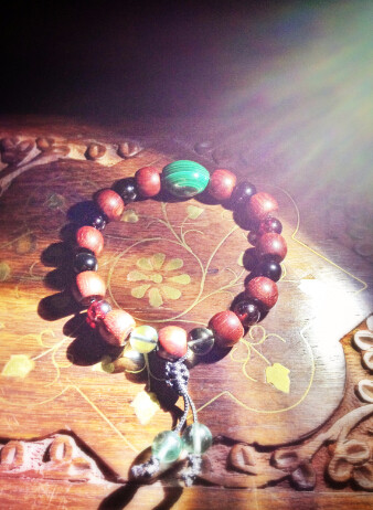 Out (back to that time No 30)JO's winding art is like a mother's hand chain vintage lone product