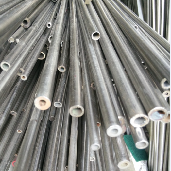 304 seamless stainless steel white light pipe 316 polished steel pipe bright steel pipe white leather steel pipe stainless steel round pass