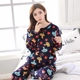 Đồ ngủ mùa thu và mùa đông của phụ nữ tay dài dày flannel dịch vụ nhà phù hợp với trung niên mẹ bộ đồ ngủ lông cừu san hô