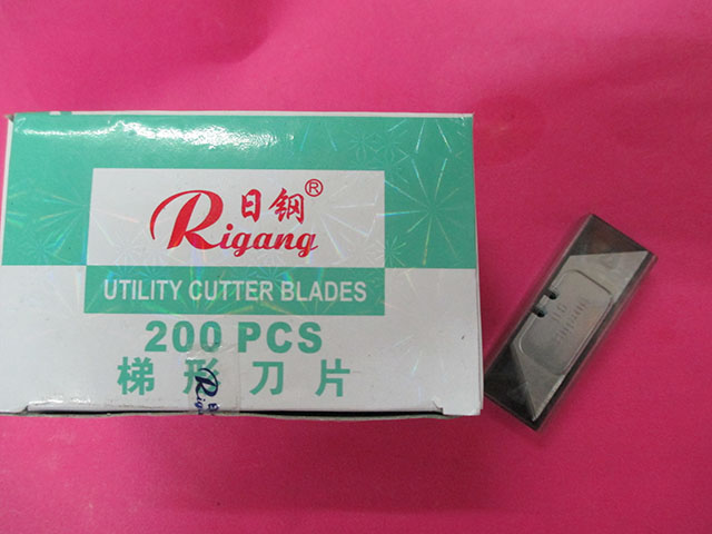 Day Steel Ladder Type Blade Horn Blade Folding Blade Profiled Blade Heavy Cutting Blade