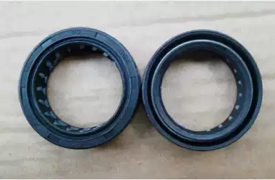 Suzuki Suzuki King GS125 Junchi GT125 Junwei GSX125-3 front fork oil seal front Shock Absorber Oil Seal