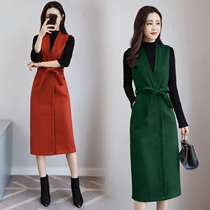 Long-sleeved knitted dress two-piece suit womens 2021 spring new Korean slim-fit light luxury socialite strap skirt