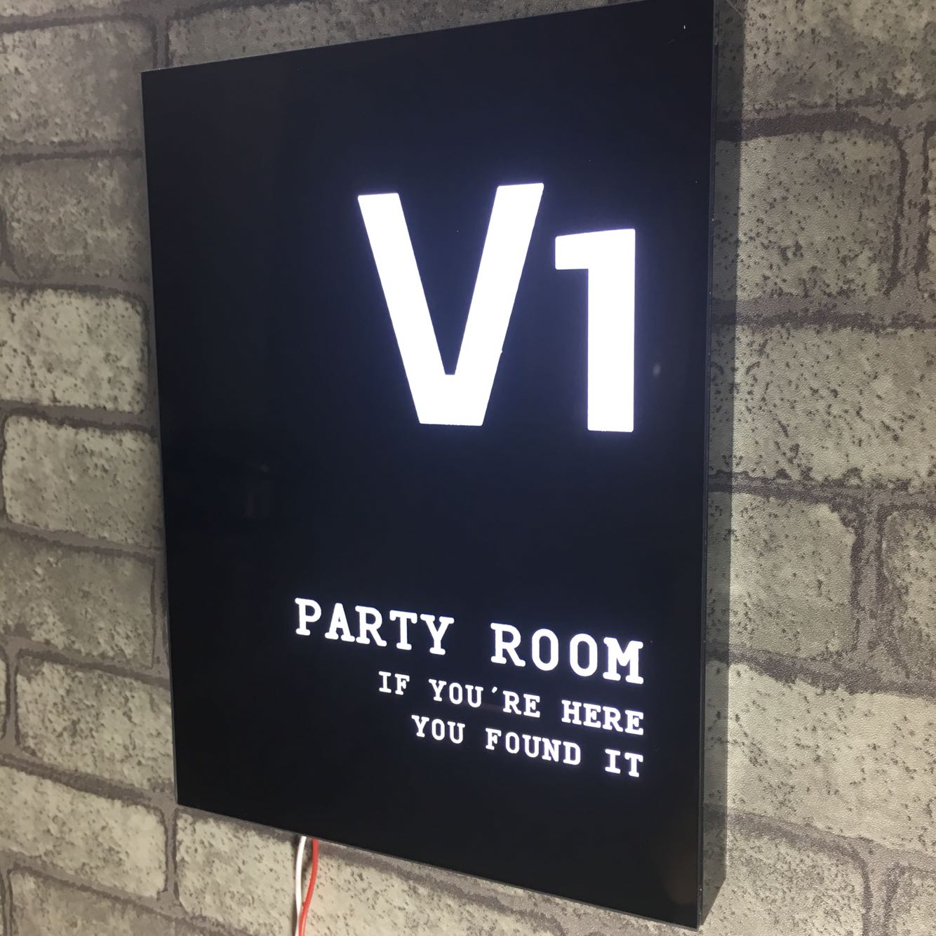 Retro Personality Creative Sign Rustic Light Box To Make Old Luminous Sign Character Retro Door Head Sign Design