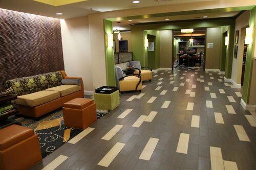 Holiday Inn Express Suites Huntsville Airport