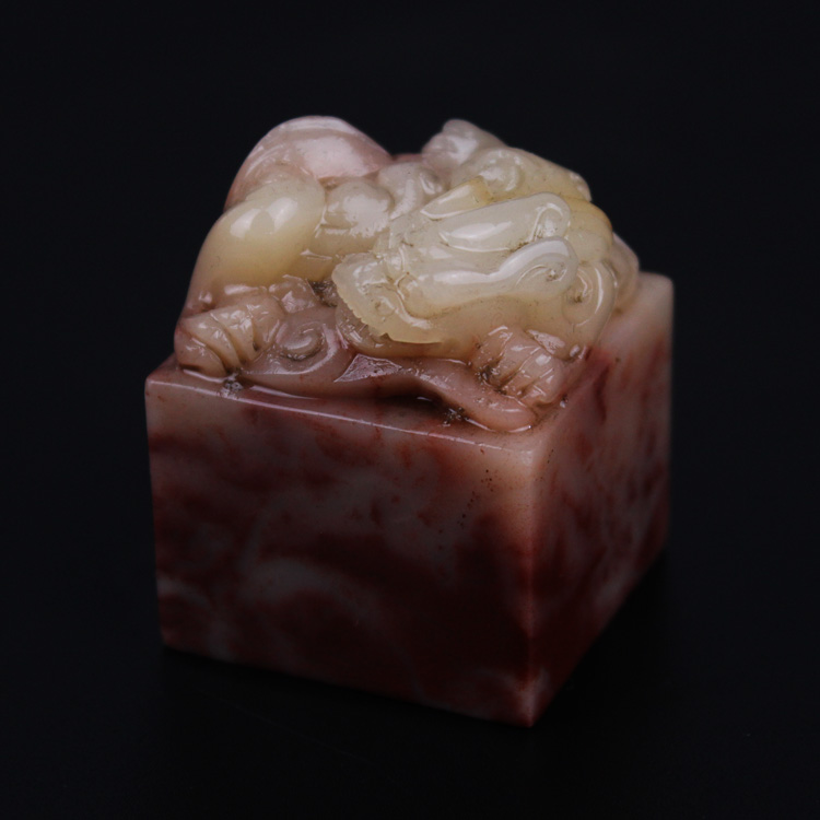 Boutique Shoushan Stone seal Chicken blood stone Square chapter Gold stone Seal carving Furong Stone Qingtian stone 150006