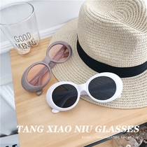 Zhou Yangqing with the popular explosion of oval mens sunglasses retro Korean version of the white frame net red tide sunglasses women