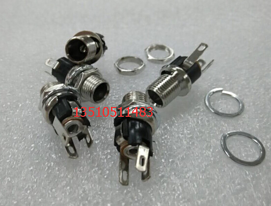 DC5 5*2 1 lengthened with lock 12V power supply female monitoring power supply DC power supply 5 5*2 1 long screw tooth base