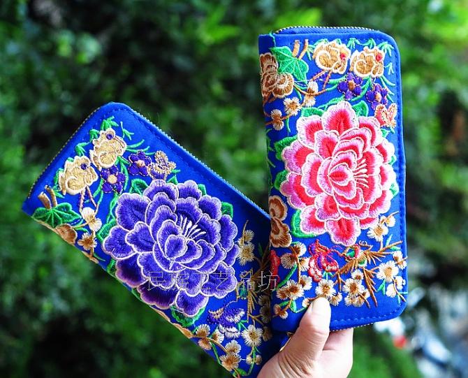 Guizhou National Wind Bag embroidery old version wallet embroidery wallet with ladies wallet