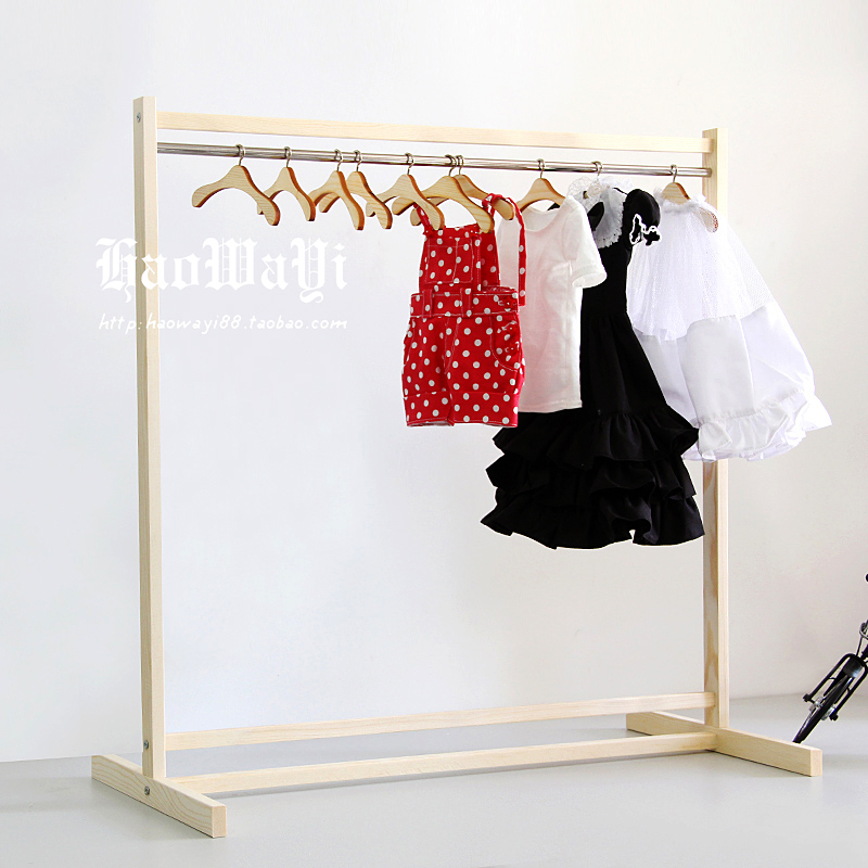 BJD dolls with hanging clothes hanger solid wood drying hanger bjd furniture accessories full size universal clothes hanger