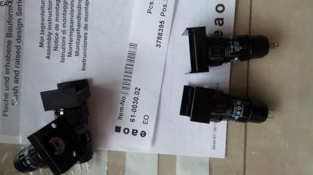 The Swiss EAO button switch 61-0030 61-0030 02