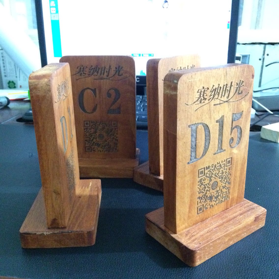 Custom carved double-sided table card number card coffee shop bar card custom digital recipe wooden order card