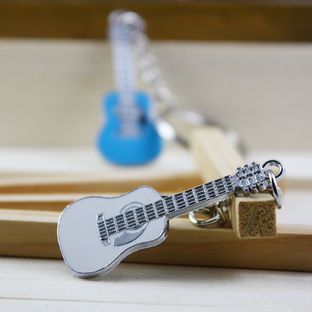 Creative little folk guitar hanging piece decorated with exquisite mini guitar model keybutton small gift gift metal