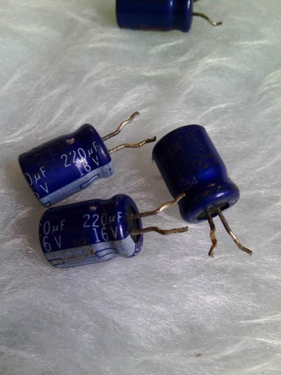 Japan's Panasonic 220uf 16v Fever capacitive volume 11 *8mm