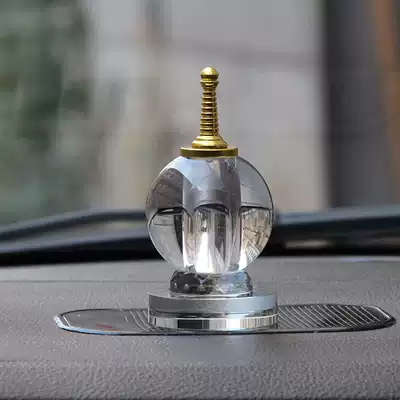Buddhist supplies hidden in the middle of the white crystal stupa ornaments to support the stupa