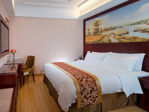  Vienna Hotel (Shenzhen Convention and Exhibition Center Store 2)Special big bed Room (No window)