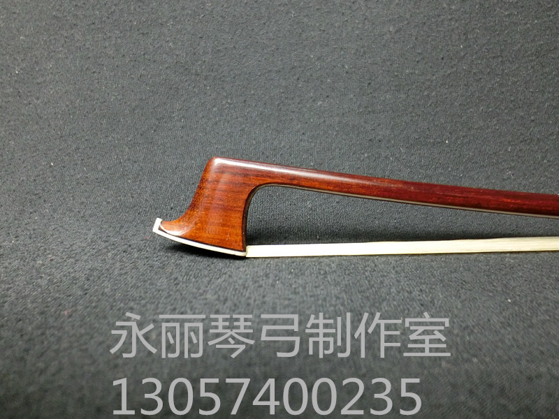 The viola bow selection European ebony wood is made of strong hardness, cost-effective, practical, and good workmanship.