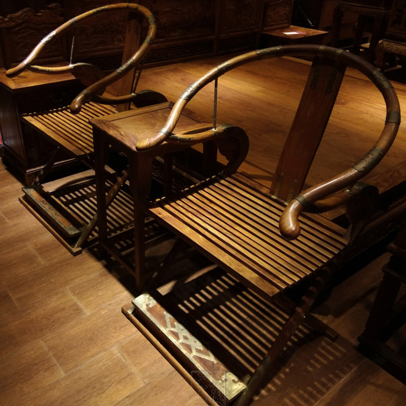 ������ʽ�ŵ�¹�ʵľ��Բ��