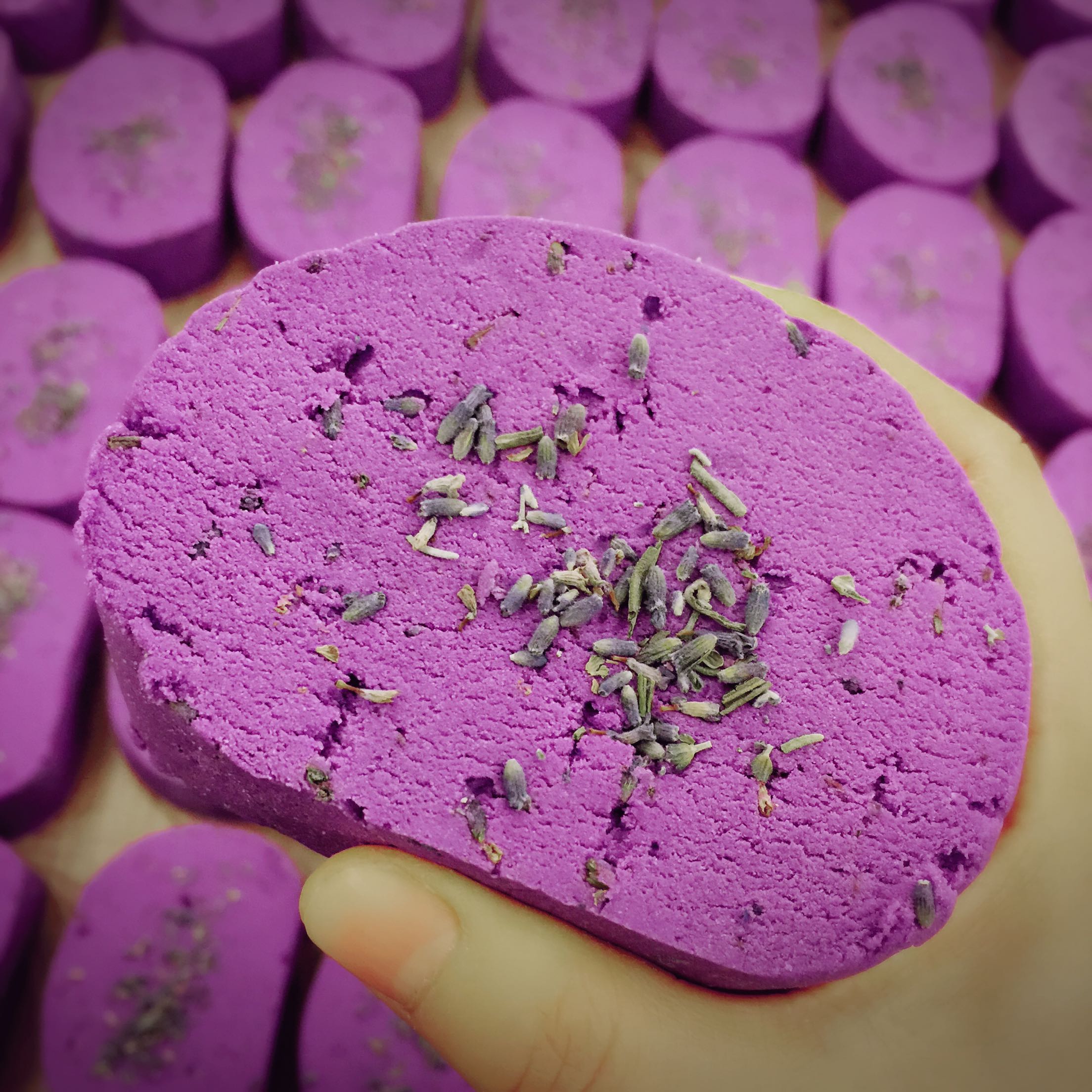 three-to-send-a-provence-lavender-essential-oil-bubble-bath-bar-red