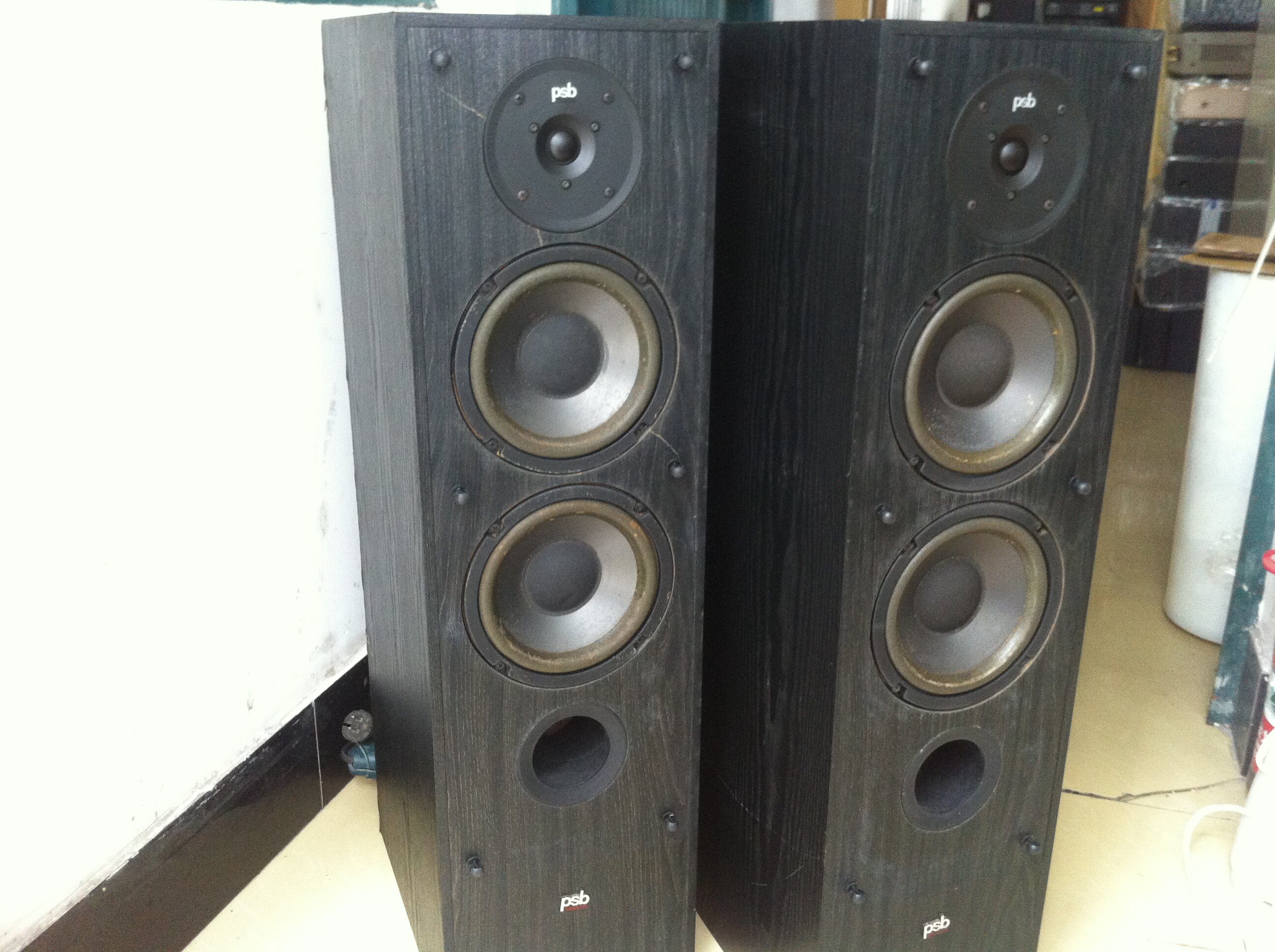 Original Canadian PSB 600 fever landing speaker