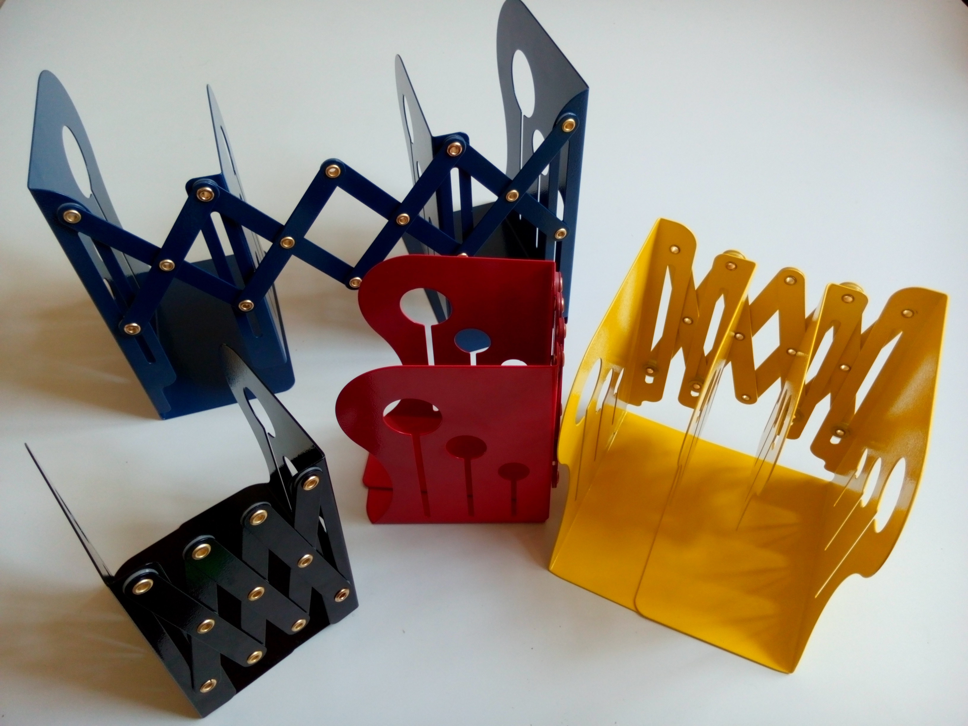 Thology retractable book stand large and small number of books leaning on book stall metal iron bookstand holder of book holder full of books