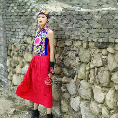 Cloud decoration totem original design women's dress Hand embroidery Newly embroidered Peony Chinese stand-up collar sleeveless long dress