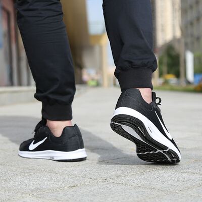 Nike Uomo scarpe Downshifter 8 nero and bianca new summer mesh Nike Uomo scarpe Downshifter 8 8 8 nero and bianca new summer mesh a6dad0