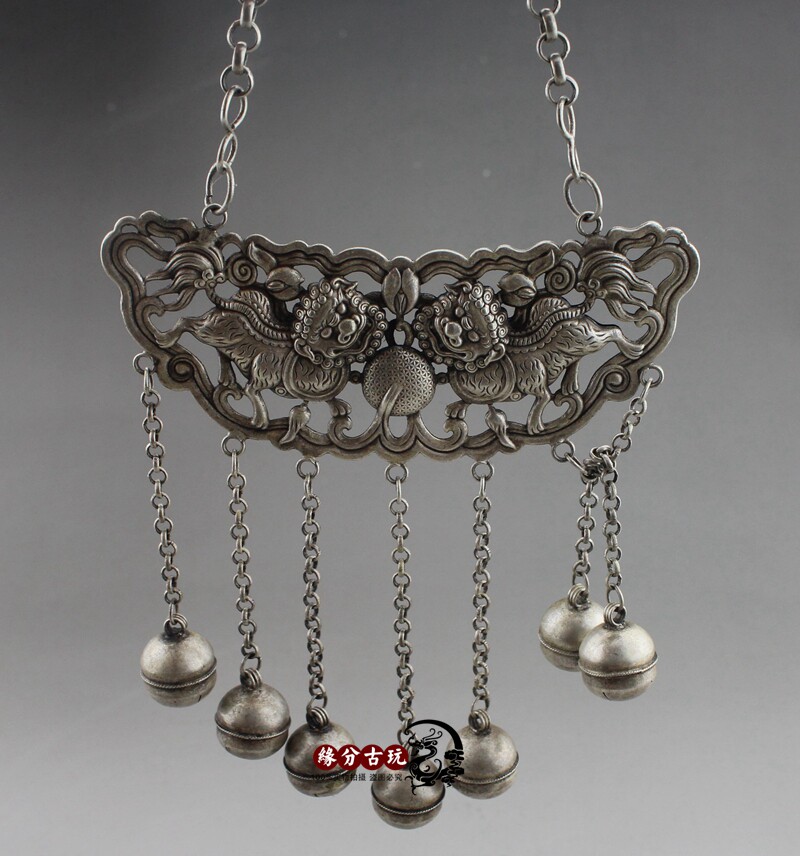 Antique collection White copper silver-plated boutique hand-carved double-sided lion pendant lock imitation silverware craft gift decoration pendant