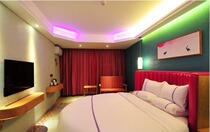 Yougu Inn (Haikou Sun Moon Plaza) Youman Round Bed Room