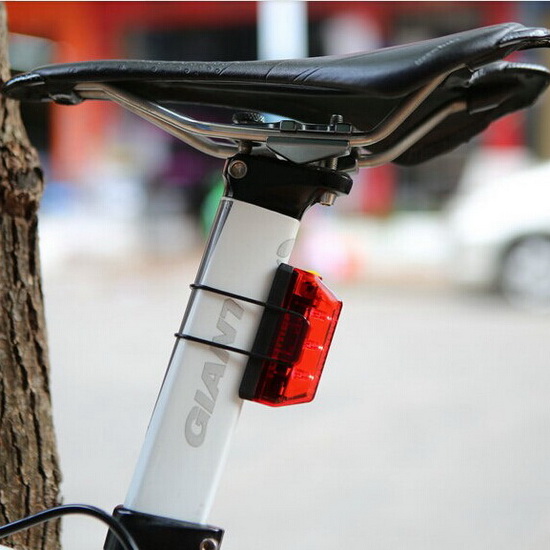 Mountain bike road bike bicycle broken wind tail light LED tail light warning light universal tail light