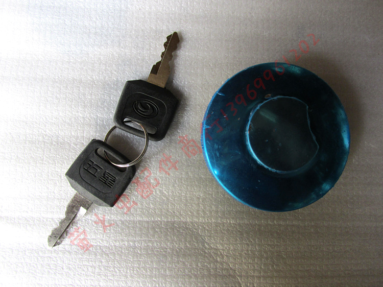 Foton five-star old Le tricycle original fuel tank cover AX100 Jincheng 100 fuel tank cover universal fuel tank cover