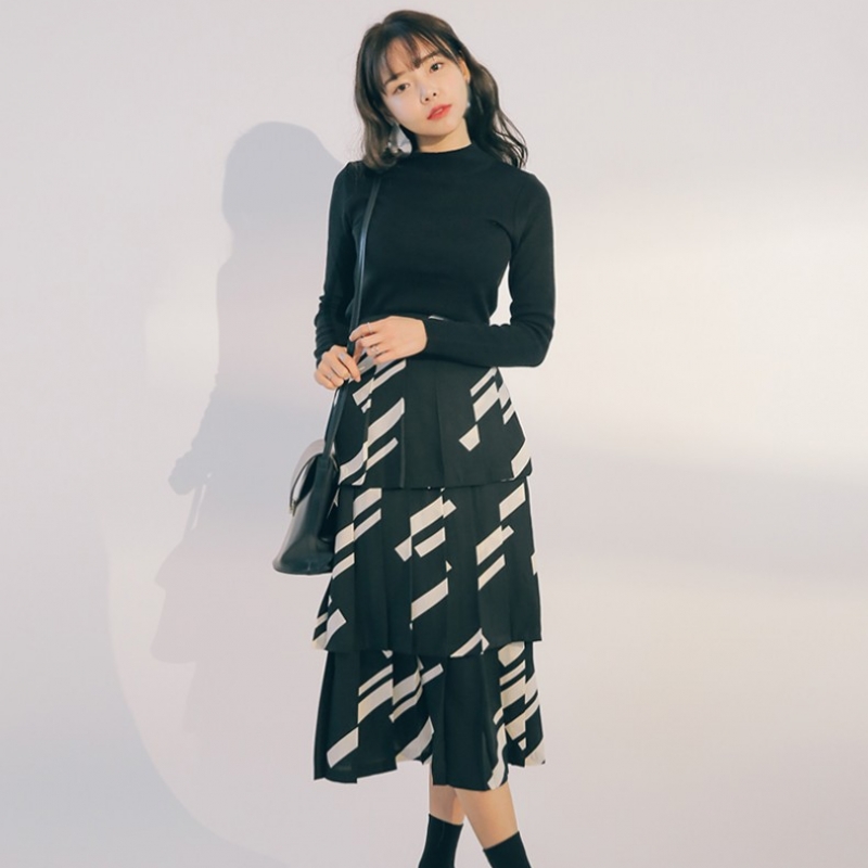 韩国stylenanda官方正品 个性款几何印花箱褶摆半身蛋糕裙-黑色