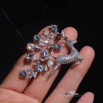 Christmas gift micro-set zircon Korean version of the flash diamond Sika deer corsage pin Female brooch scarf buckle Suit accessories