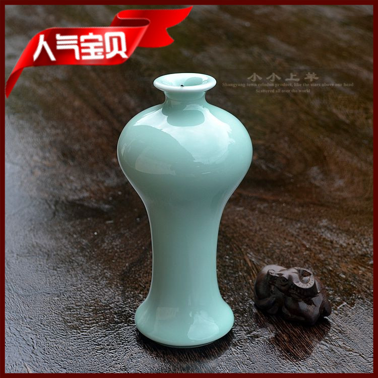 Longquan Kiln ornaments collection Jiabao porcelain brother kiln Thin tire thick glaze Longquan celadon small pro-New Beauty drunk bottle
