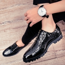 Burlock carved male shoes Young Inron Leisure Summer breathable bright face Han version thick bottom hair stylist Pointed Leather Shoes