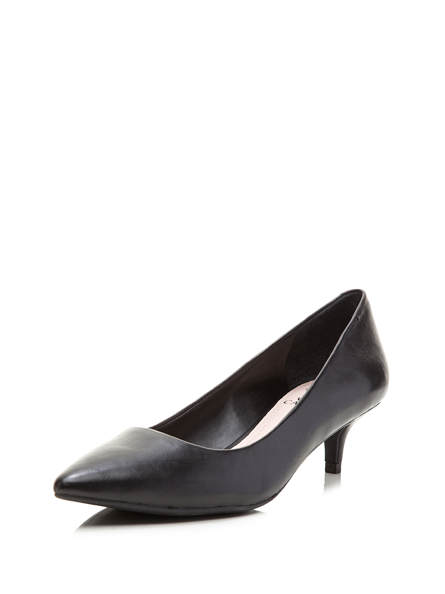 VINCE CAMUTO 黑色简约款尖头低跟鞋