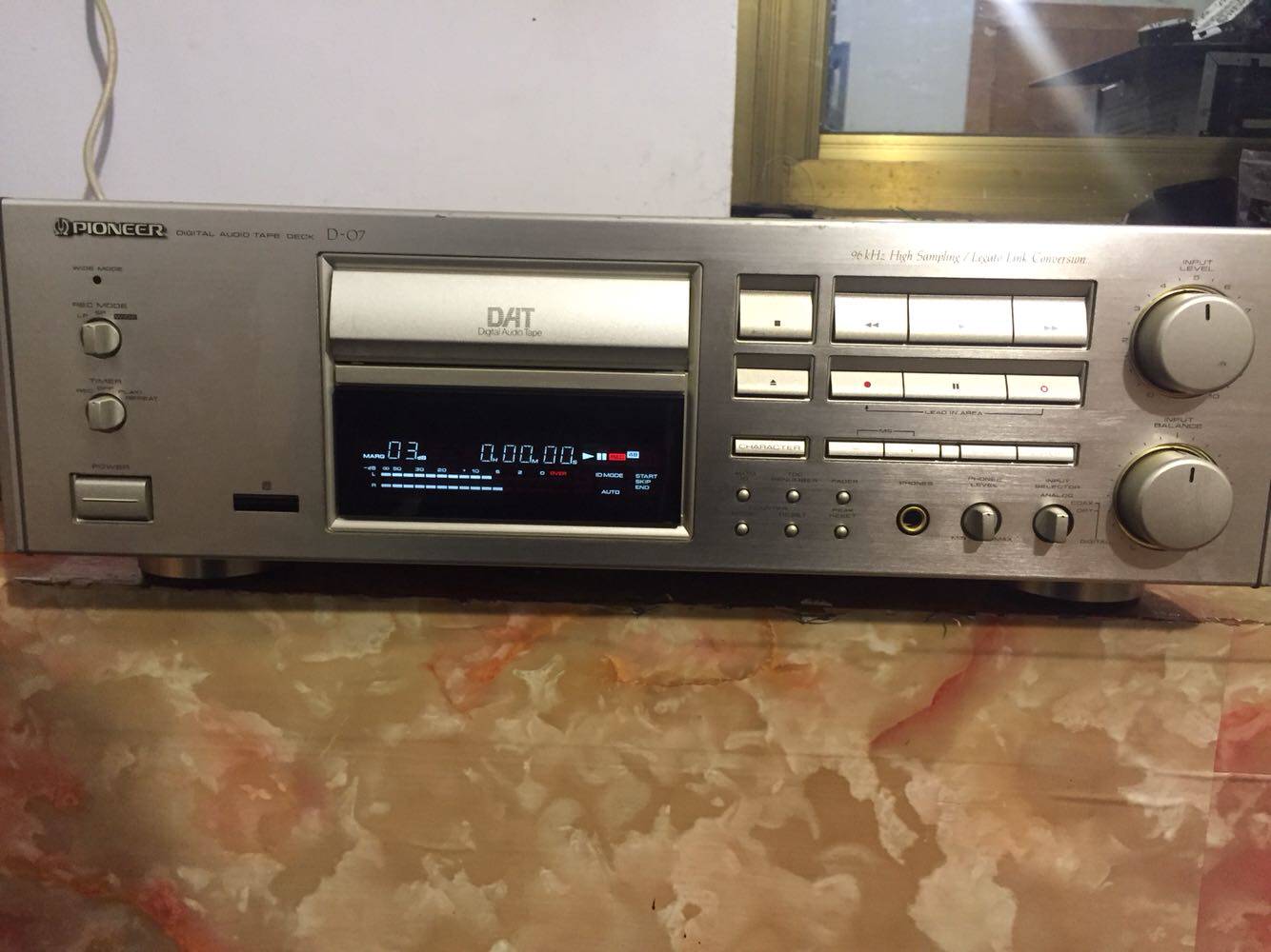 Original Clothing Japan's Pioneer D-07DAT Fever Digital Tape Recorder 100v 