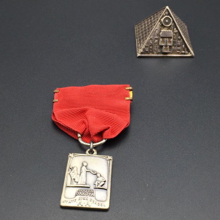 Vintage Western Retro Silver Course in 1943 American College of Higher School Athletic Medal 925 Pure Silver Label Brock