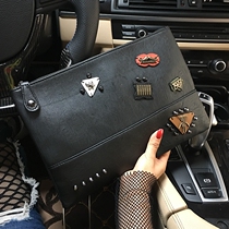 2021 New Mens and Womens Bag Joker Womens Handbag Single Shoulder Korean Wave Vintage Vintage Hand Bag Fashion and Casual