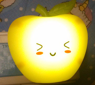 Light-controlled induction socket plug-in wallpaper wall lamp baby bedroom bedside light luminous Creative LED energy-saving night light