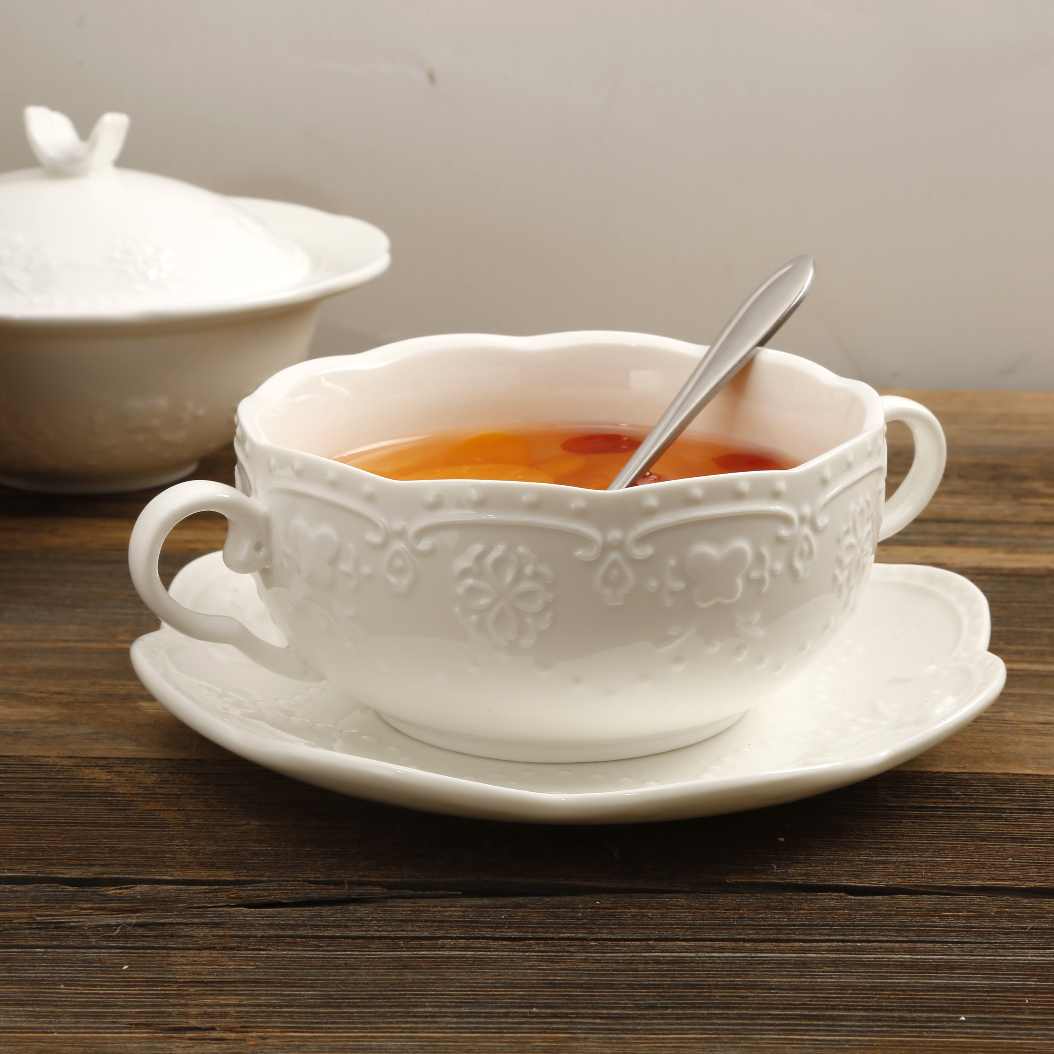 Eurostyle Relief Butterfly Flowers Ceramic Binaural Bowl Western Meal Dessert Soup Sweets Bowl of Ceramic Milk Soup Bowl