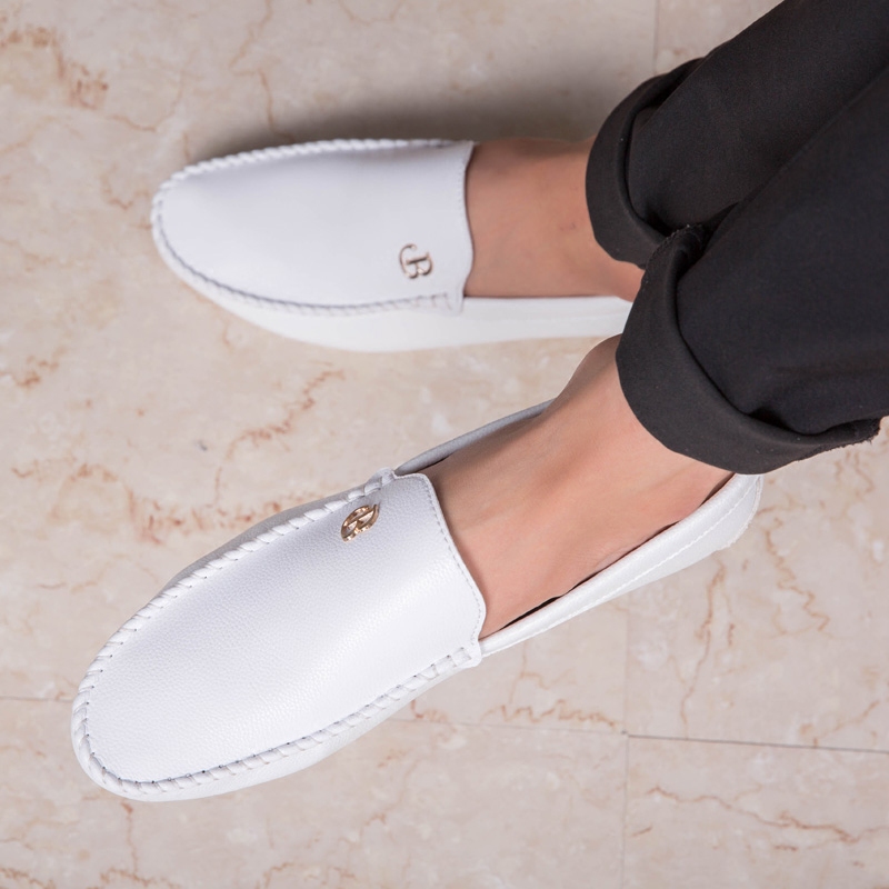 Young white bean shoes male leather soft sole casual shoes Korean air breathable lazy shoes England one foot